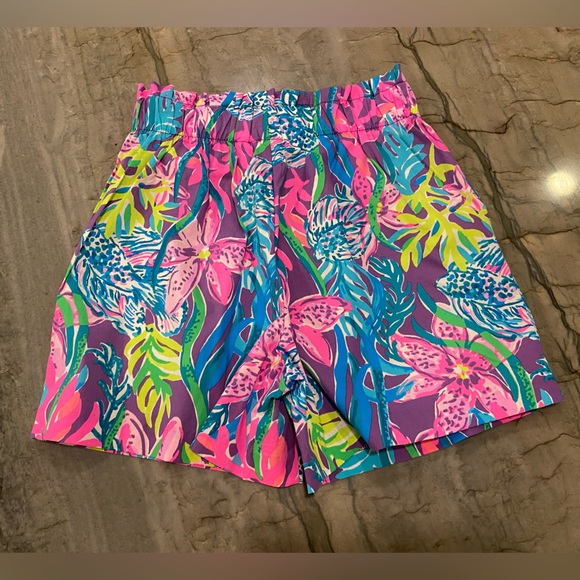 Lilly Pulitzer “Party All The Tide” Shorts - Picture 9 of 10